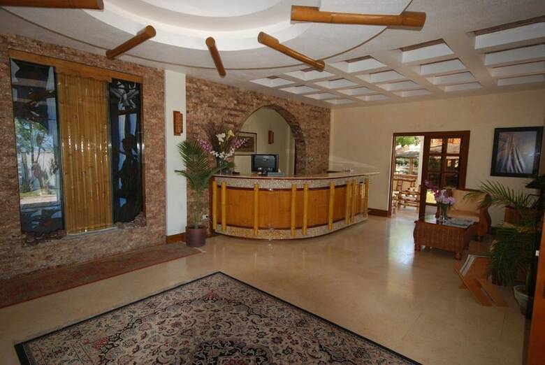 Hotel La Parola Orchids Beach Resort