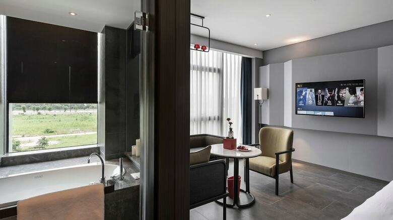 Lucid Xixi Hotel