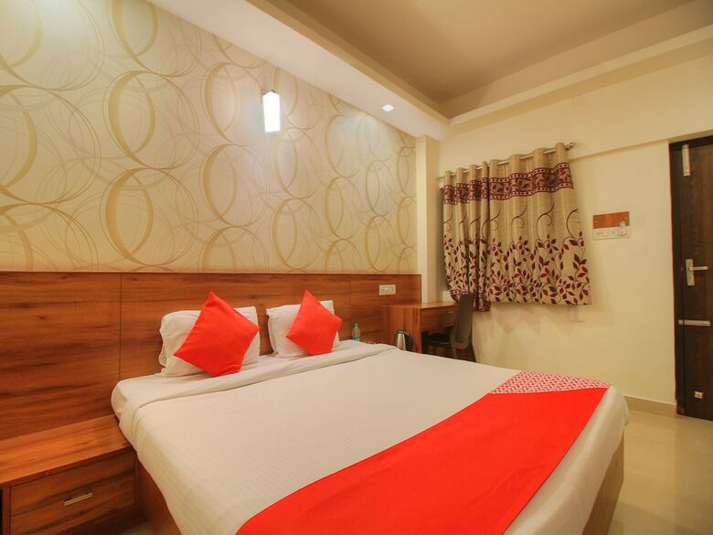 Hotel Oyo 14163 Comforts Inn