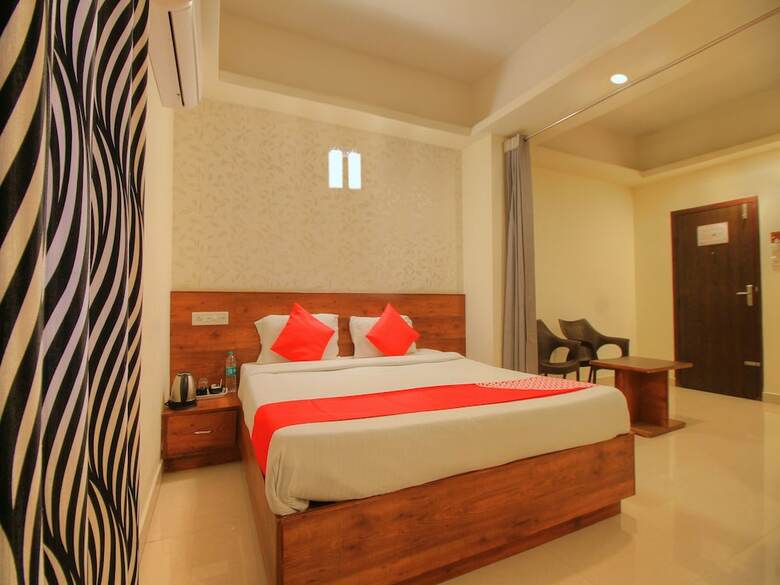 Hotel Oyo 14163 Comforts Inn