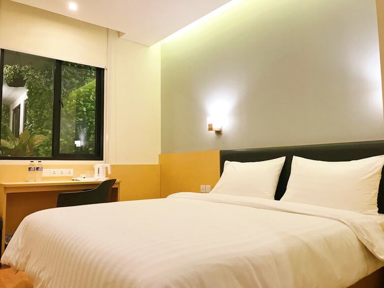 Hotel 7 Days Premium Jatinegara
