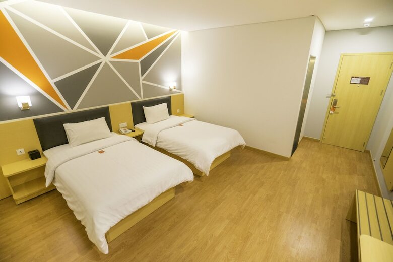 Hotel 7 Days Premium Jatinegara