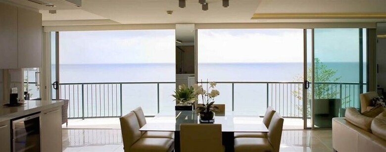 Aparthotel Peninsular Beachfront Resort