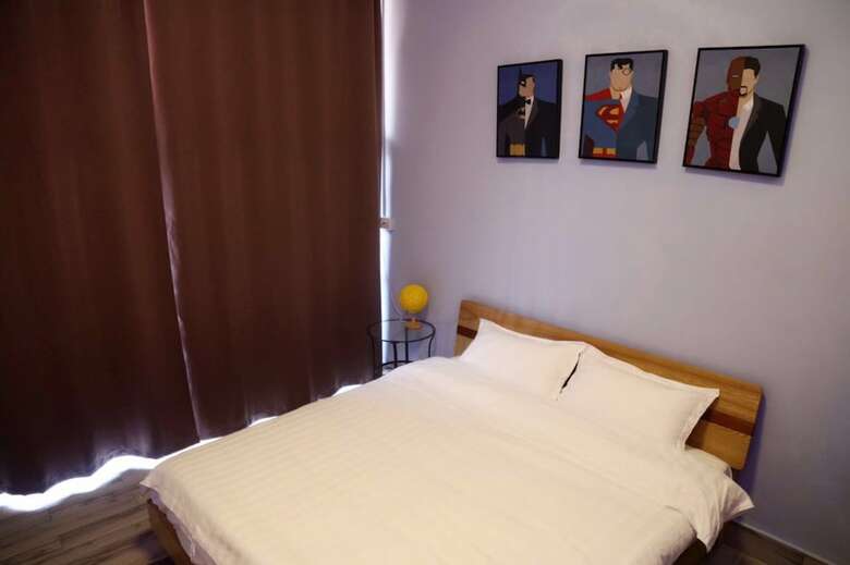 Hostal Zhaohuaxishi Youth Hostel