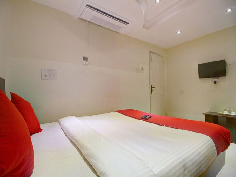 Oyo 12941 Hotel Forest Transit