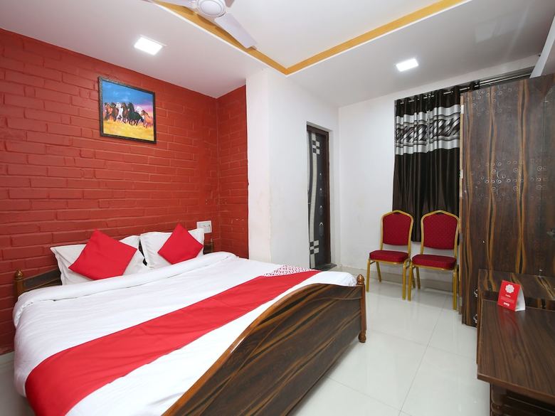 Oyo 12498 Hotel Sea Rock