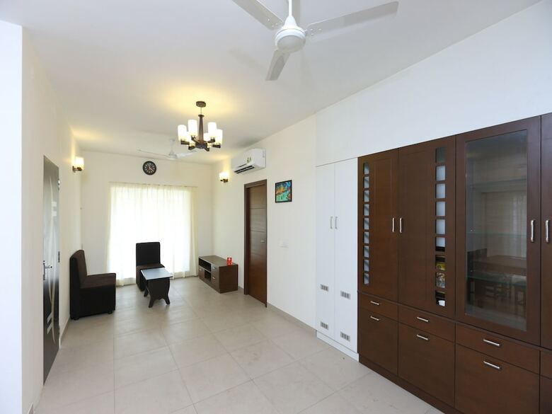 Hotel Oyo 12368 Day Inn