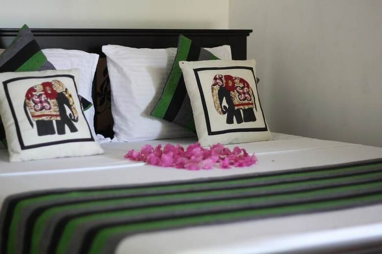 Hotel Red Elephant Safari Cottage