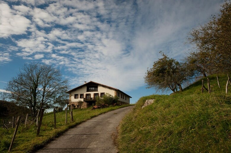 Agroturismo Casa Peluaga