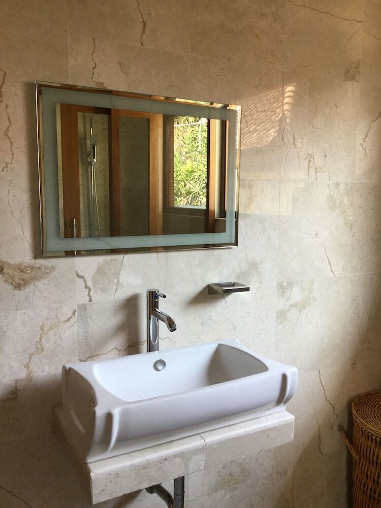 Lovina Villa Resort Puri Bulan