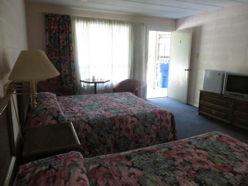 Parkway Motel