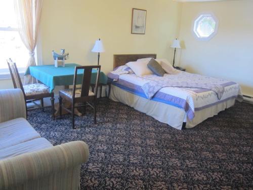 Posada Salmon River Country Inn