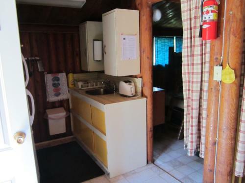 Seawood Bed & Breakfast & Cabins