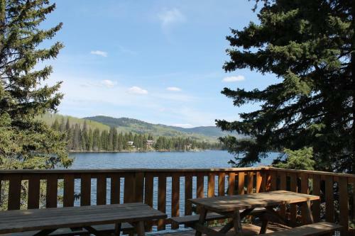 Lodge Lac Des Roches Resort