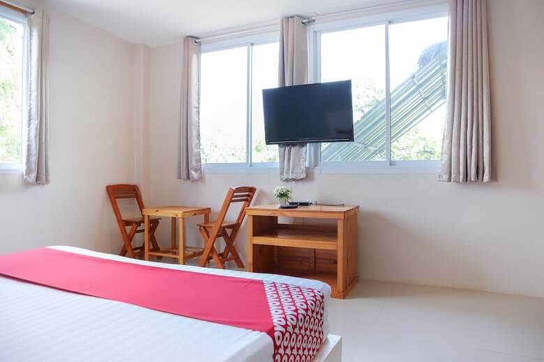 Hotel Oyo 674 Greenery Home
