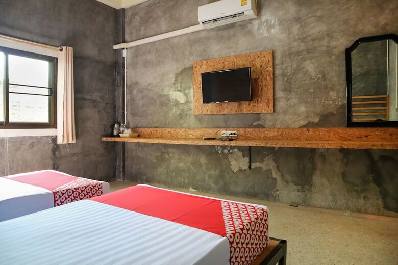 Hotel Oyo 674 Greenery Home