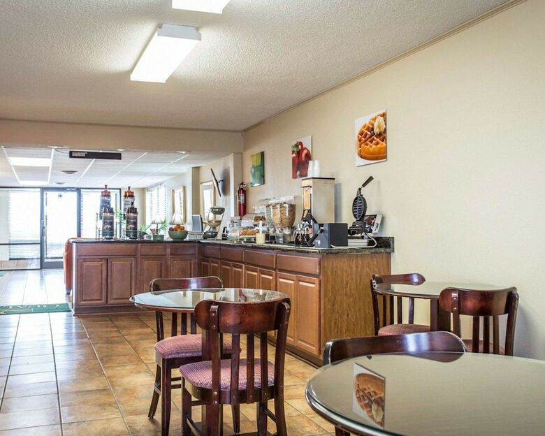 Hotel Quality Inn And Suites Monroe