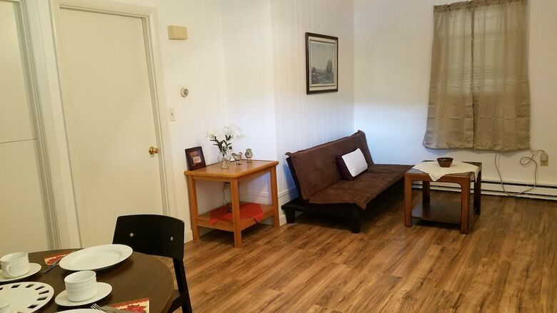 Becket Motel