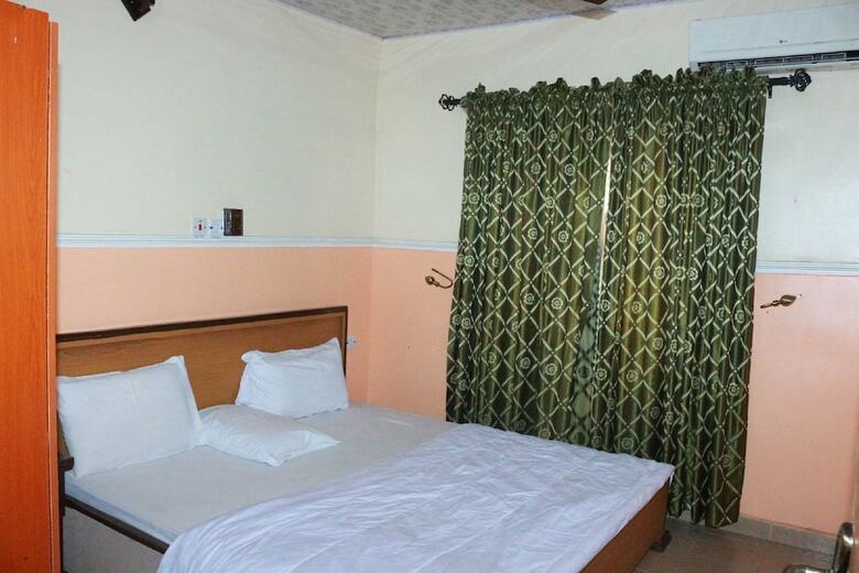 L & L Executive Hotels And Suites