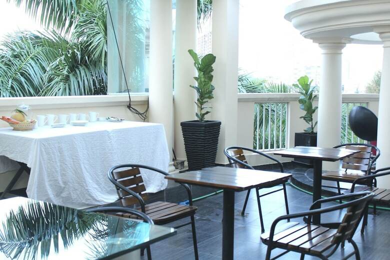 Palms Garden Hotel Near Secc
