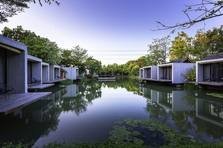Hotel Into The Forest Resort