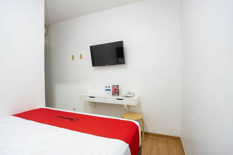 Hotel Reddoorz Plus @ Danau Sunter Utara