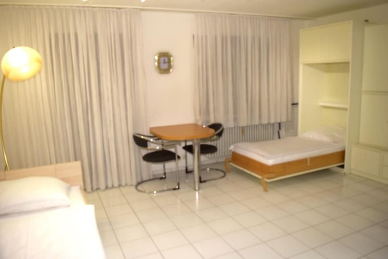 Ab Apartment 79