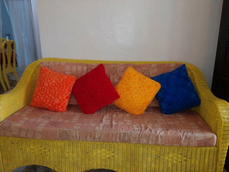 Hotel Yellow House Vacation Rental