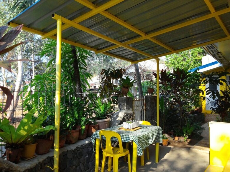 Hotel Yellow House Vacation Rental
