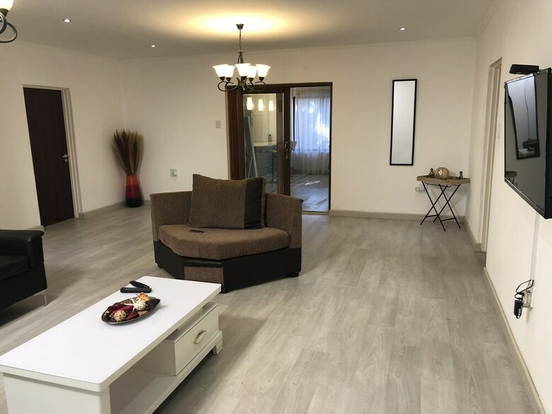 Hotel Airport Diamond Guest House