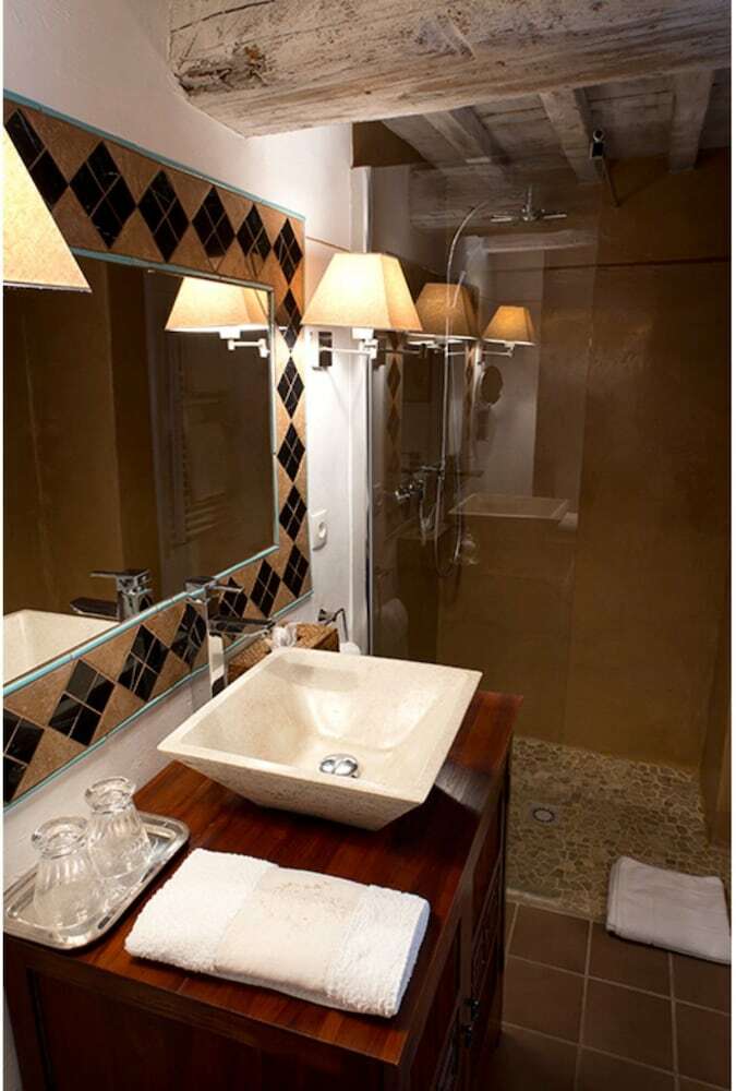 Hotel Maison D'h�tes La Cour Des Lauriers