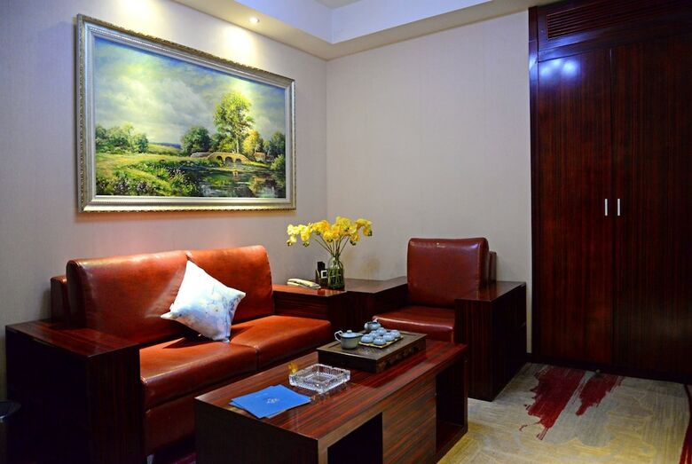 Lifu Hotel-he Dong XI Lang Station Brand