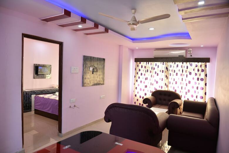 Hotel Ravi Teja