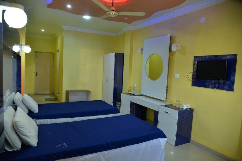 Hotel Ravi Teja