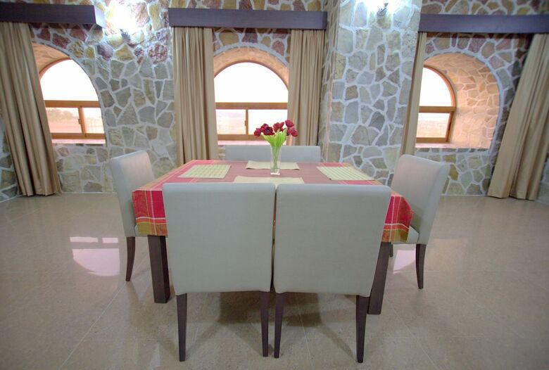 Mahadha Hotel