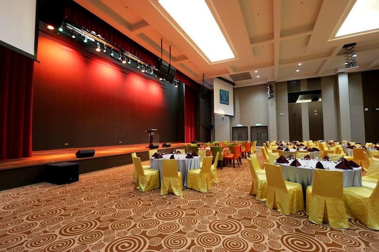 Hotel Lanjut Beach & Golf Resort
