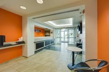 Motel 6 - Toronto - Brampton