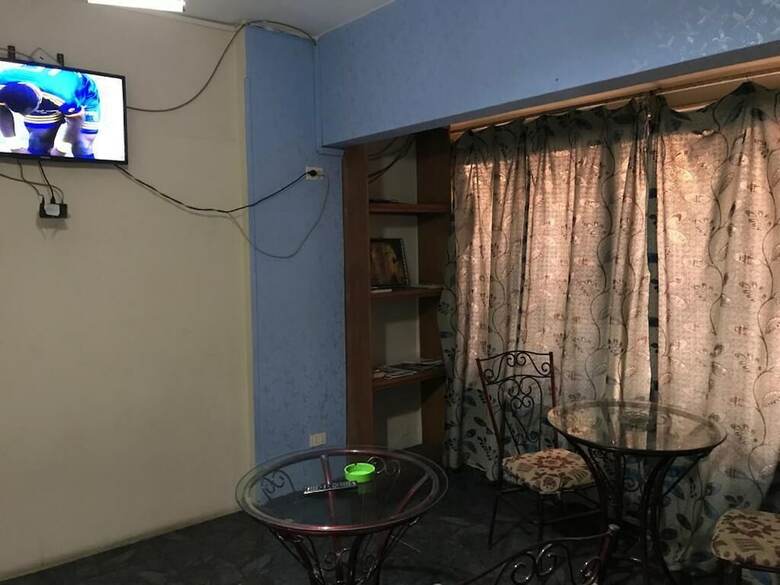 Hostal New Marina Hostel