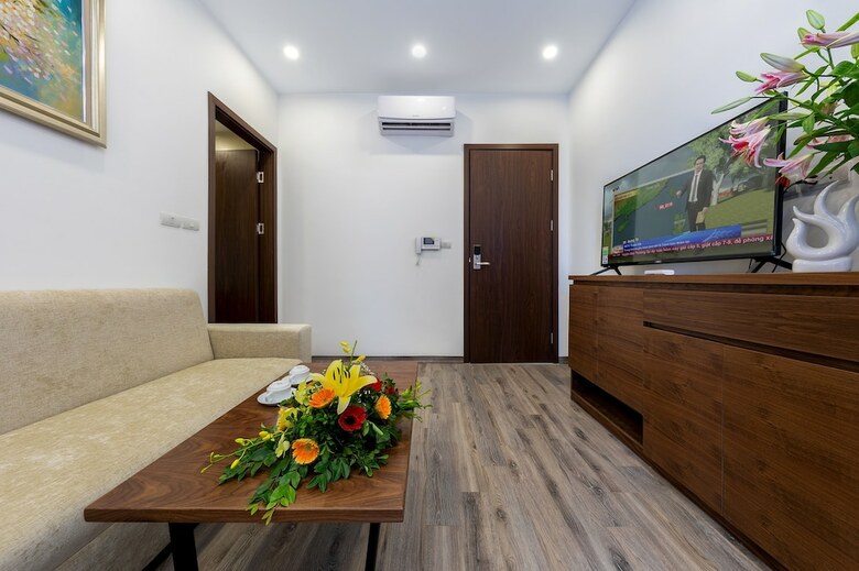 Granda West Lake Apartment