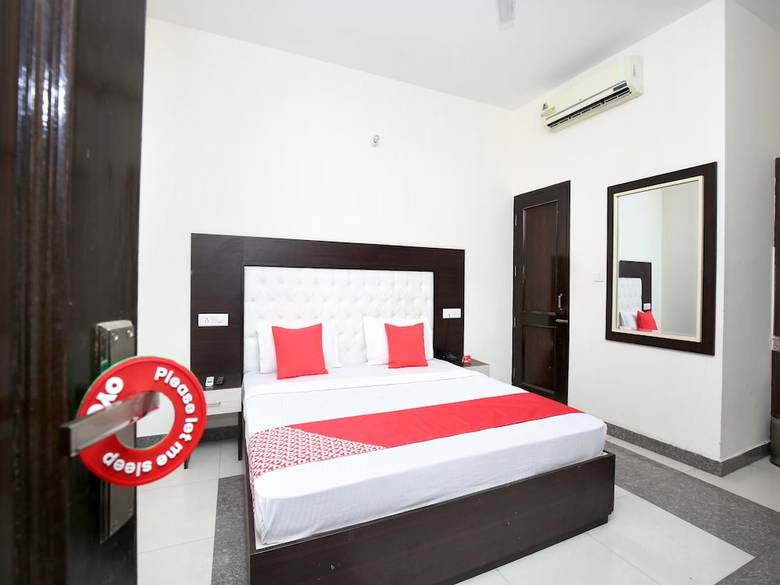 Hotel Oyo 10537 Star City Inn