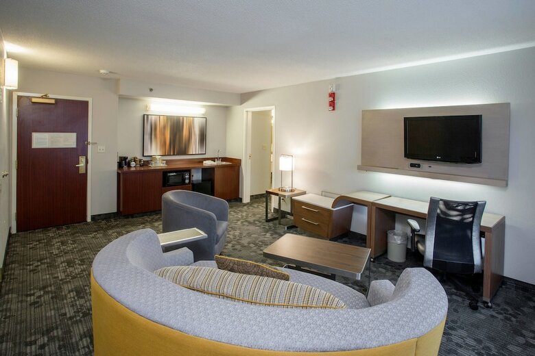 Hotel Courtyard By Marriott Raynham