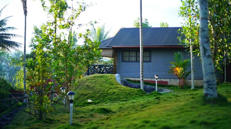 Hotel Kedara Village Resort