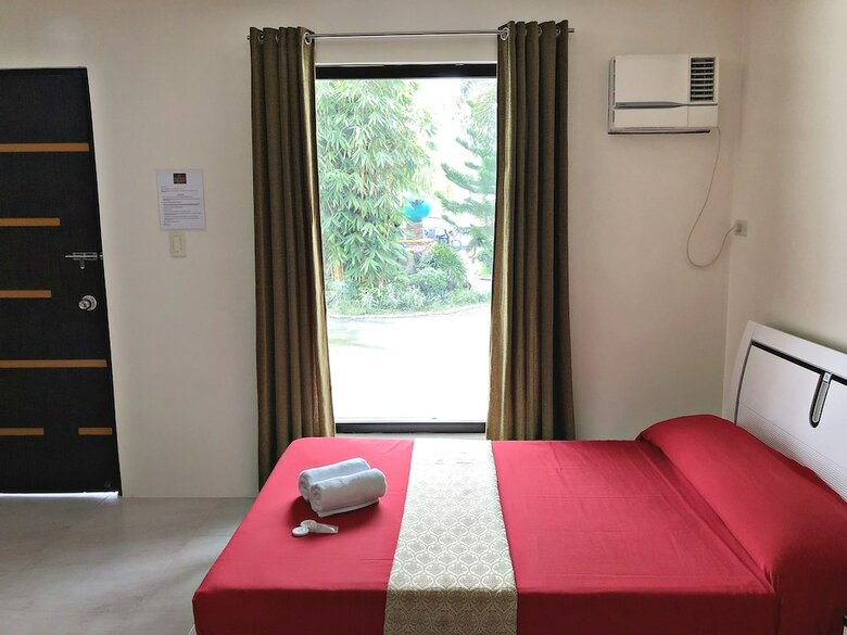 Quezon Premier Hotel Candelaria