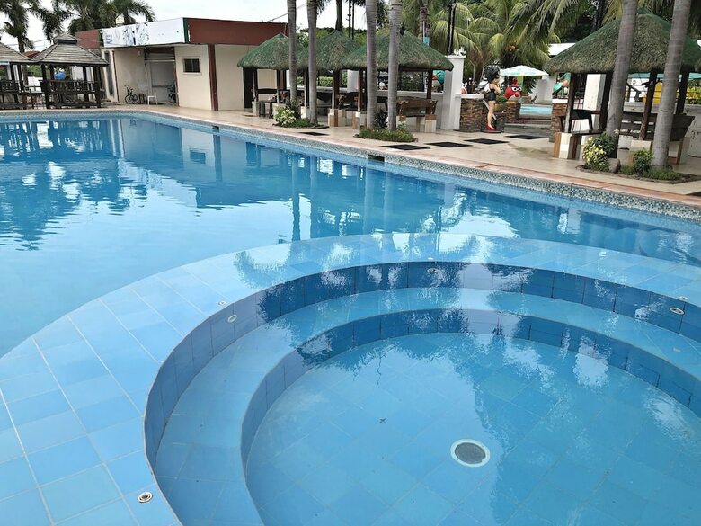 Quezon Premier Hotel Candelaria