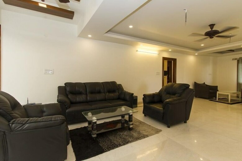 Hotel Eyrie Suites