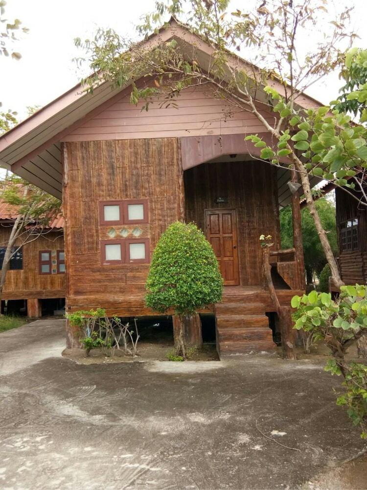 Hotel Vassanadee Resort And Camp