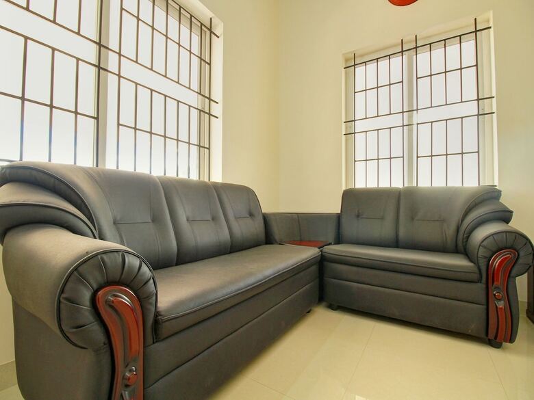 Hotel Oyo 14815 Anu Residency