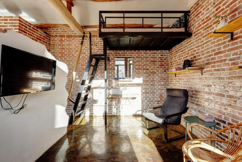 Hotel Yi Jing. Escape Split House