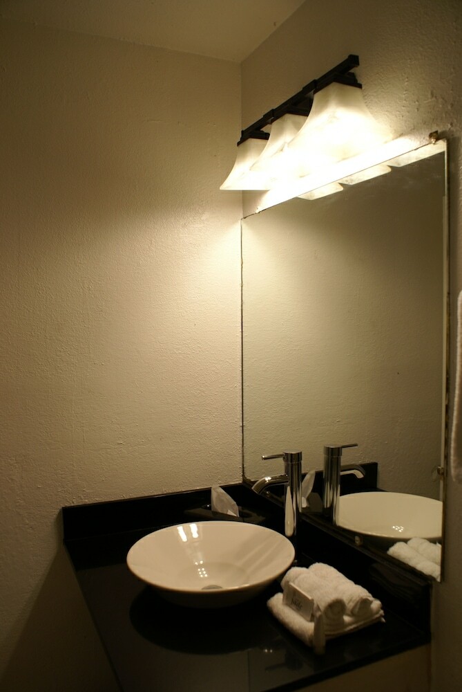 Whispering Pines Motel