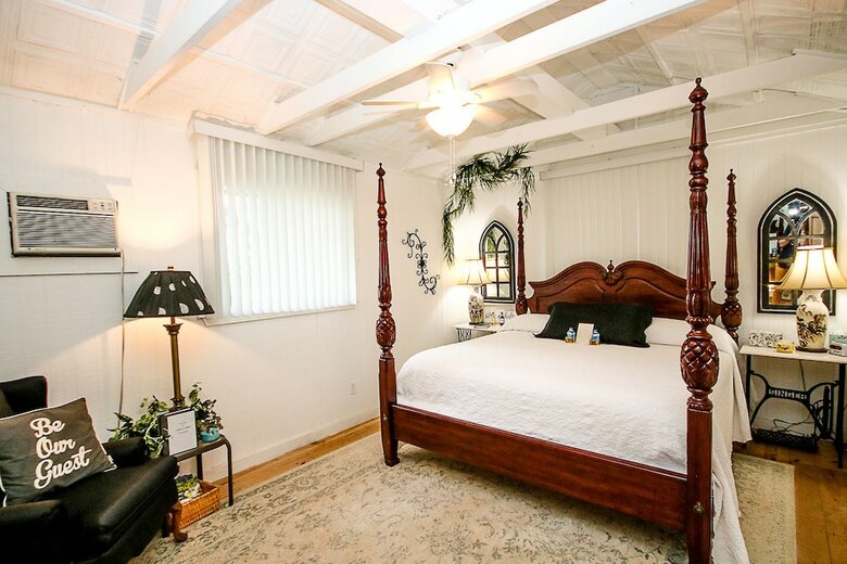 Cora's Cabins